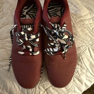 NOBULL Maroon trainers with black and white laces and soles. So cute! Like new.